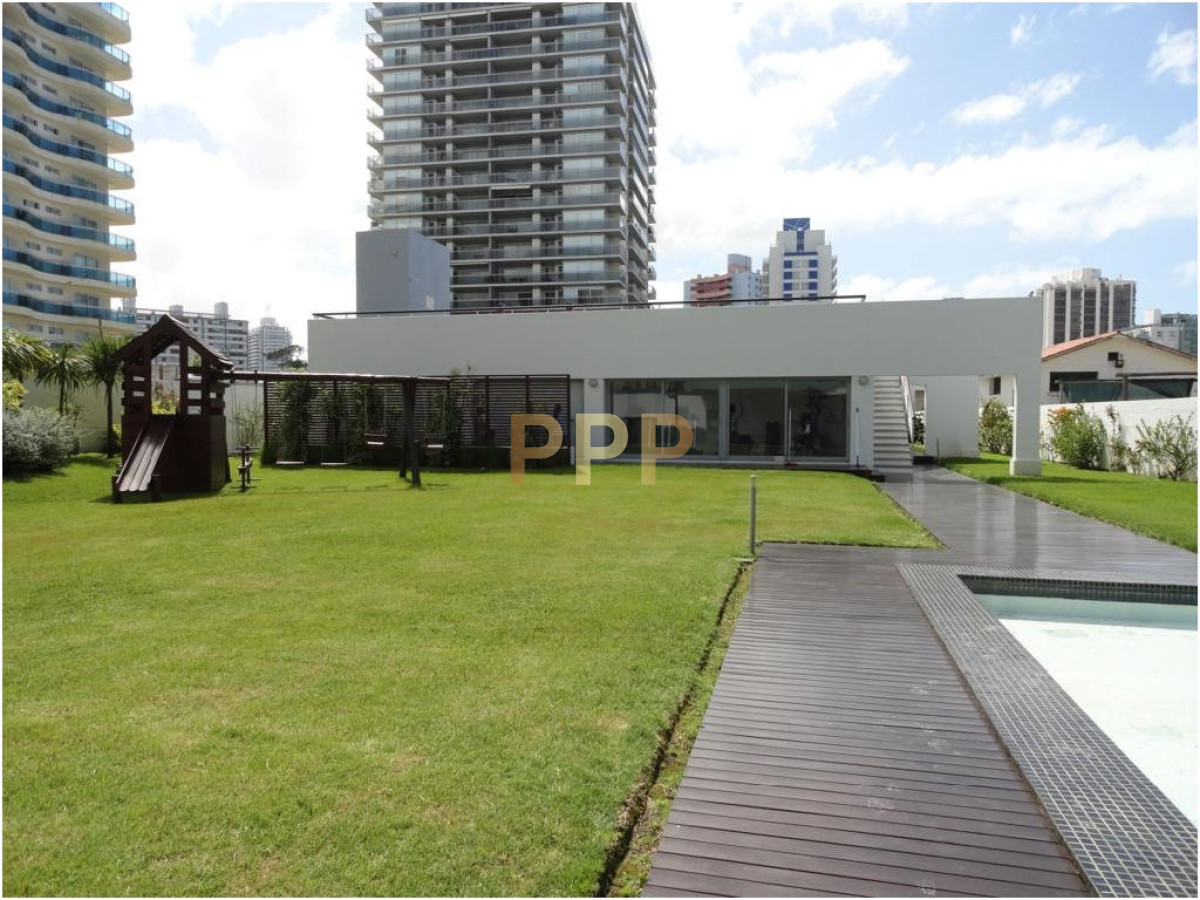 Apartamento ID.41 -  Muy lindo apartamento en piso alto , torre con todos y muy buenos servicios.