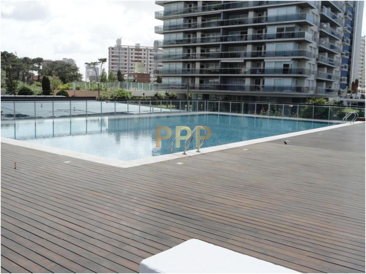 Apartamento ID.41 -  Muy lindo apartamento en piso alto , torre con todos y muy buenos servicios.