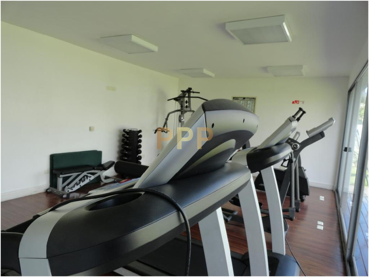 Apartamento ID.41 -  Muy lindo apartamento en piso alto , torre con todos y muy buenos servicios.