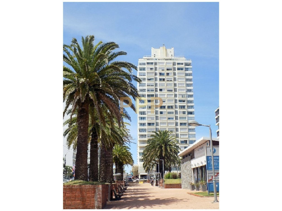 Apartamento ID.1354 - Alquile ya!!! Apartamento en el corazón de la Península, Punta del Este.