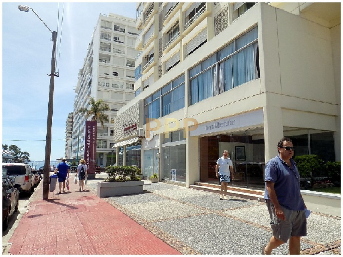 Apartamento ID.1354 - Alquile ya!!! Apartamento en el corazón de la Península, Punta del Este.