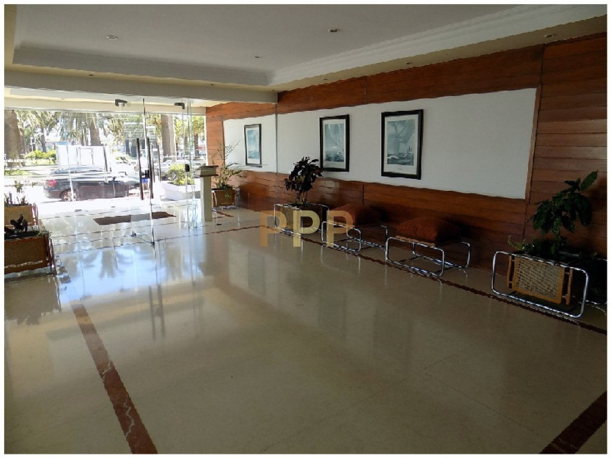 Apartamento ID.1354 - Alquile ya!!! Apartamento en el corazón de la Península, Punta del Este.
