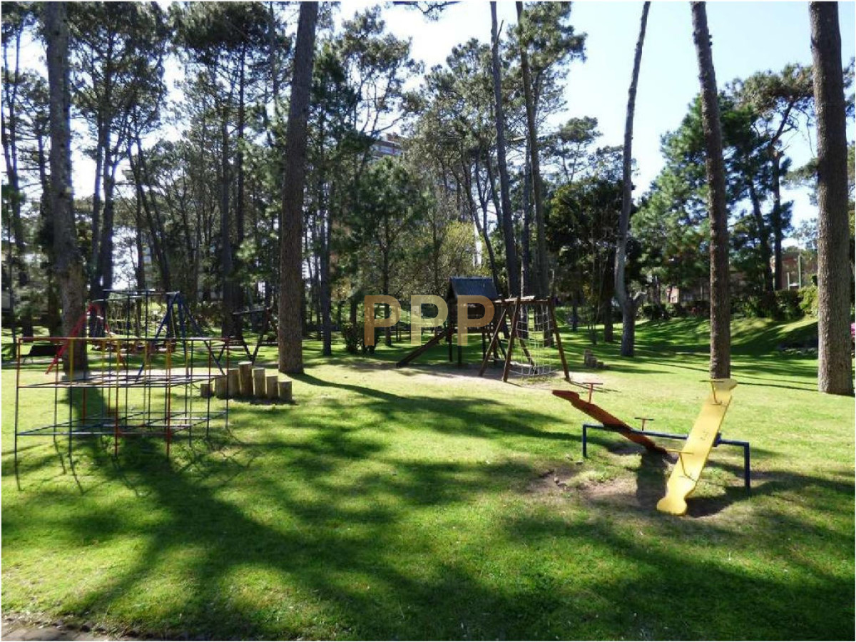 Apartamento ID.1285 - Apartamento de 1 dormitorio en venta o alq. anual en Mansa, Punta del Este.o 