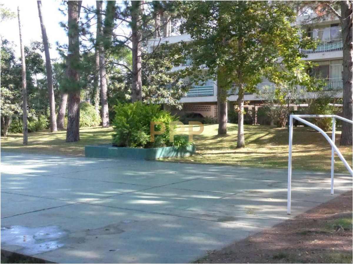 Apartamento ID.1285 - Apartamento de 1 dormitorio en venta o alq. anual en Mansa, Punta del Este.o 