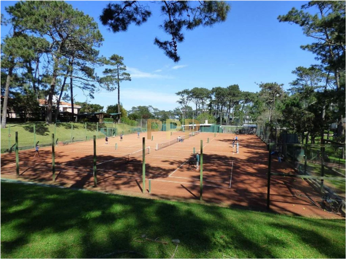 Apartamento ID.1285 - Apartamento de 1 dormitorio en venta o alq. anual en Mansa, Punta del Este.o 