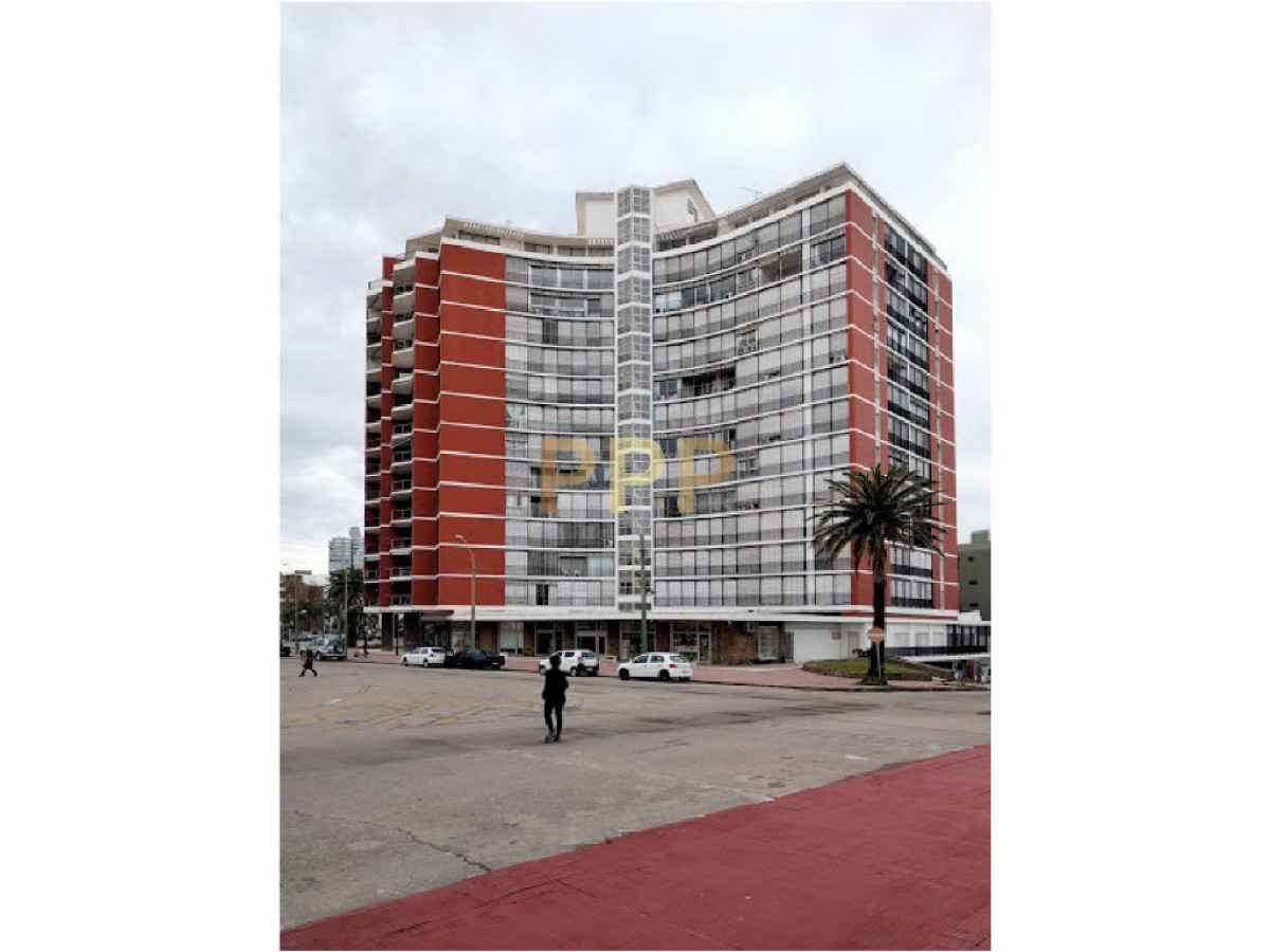 Apartamento ID.88 - Piso alto en venta, con inmejorable vistas al mar y puerto de Punta del Este