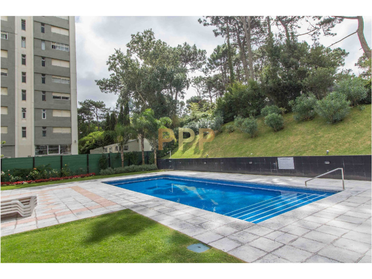 Apartamento ID.600 - En venta... Apartamento 3 dormitorios en Av. Roosevelt, Punta del Este