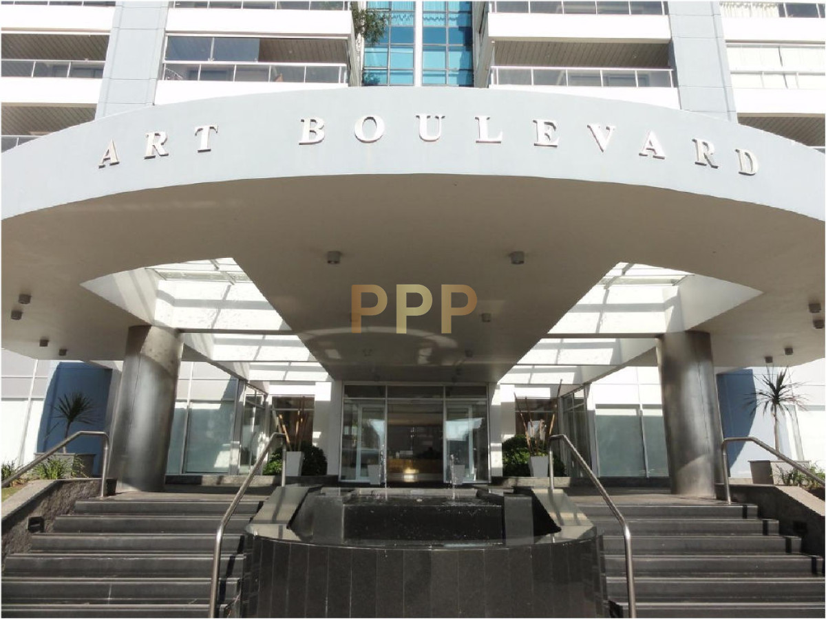 Apartamento ID.17 - En Alquiler y Venta... Torre con muy buena ubicaciÃ³n, a metros de las playas brava y mansa, muy cerca de la PenÃ­nsula y de todos los servicios.