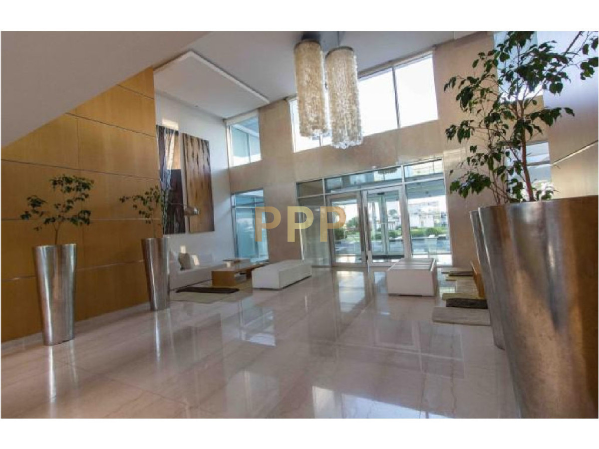 Apartamento ID.17 - En Alquiler y Venta... Torre con muy buena ubicaciÃ³n, a metros de las playas brava y mansa, muy cerca de la PenÃ­nsula y de todos los servicios.