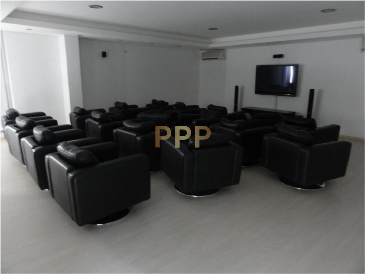 Apartamento ID.17 - En Alquiler y Venta... Torre con muy buena ubicaciÃ³n, a metros de las playas brava y mansa, muy cerca de la PenÃ­nsula y de todos los servicios.