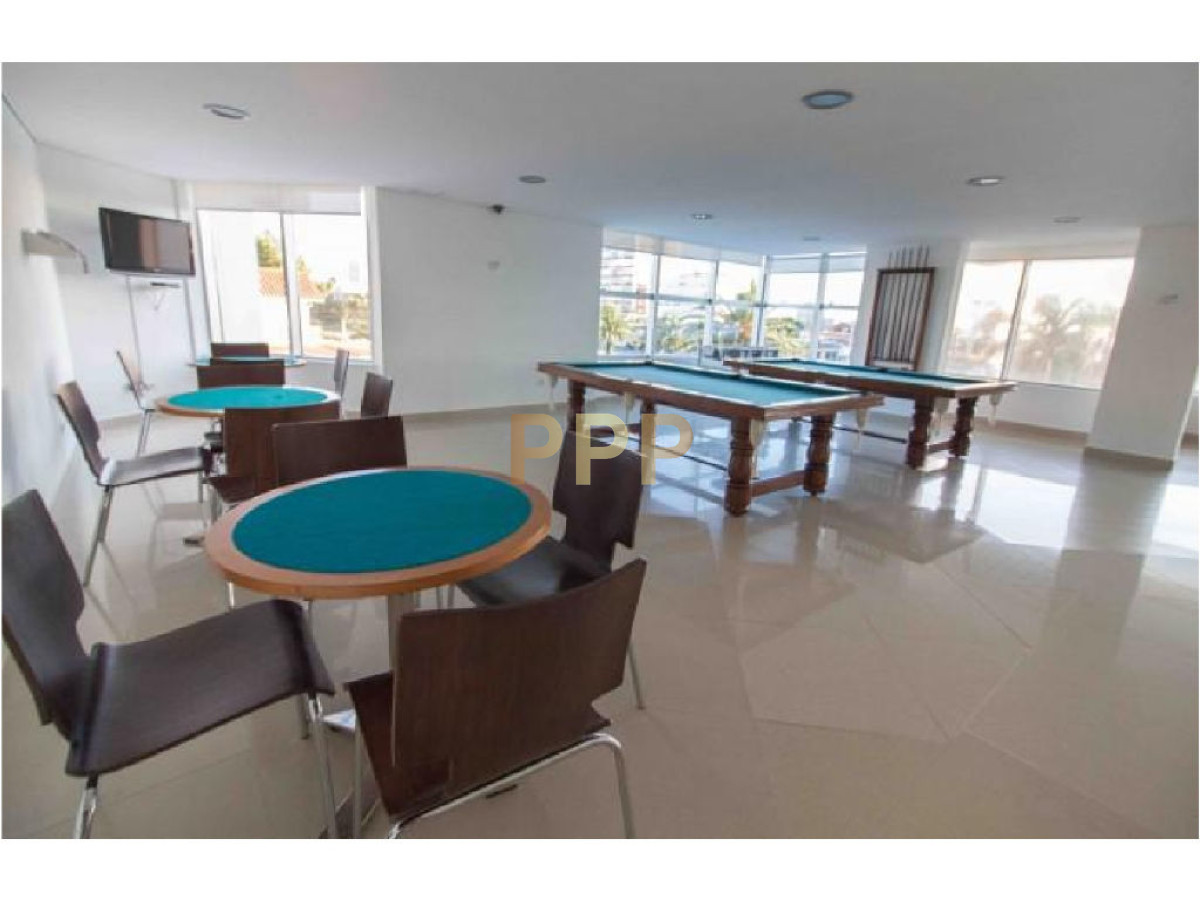 Apartamento ID.17 - En Alquiler y Venta... Torre con muy buena ubicaciÃ³n, a metros de las playas brava y mansa, muy cerca de la PenÃ­nsula y de todos los servicios.