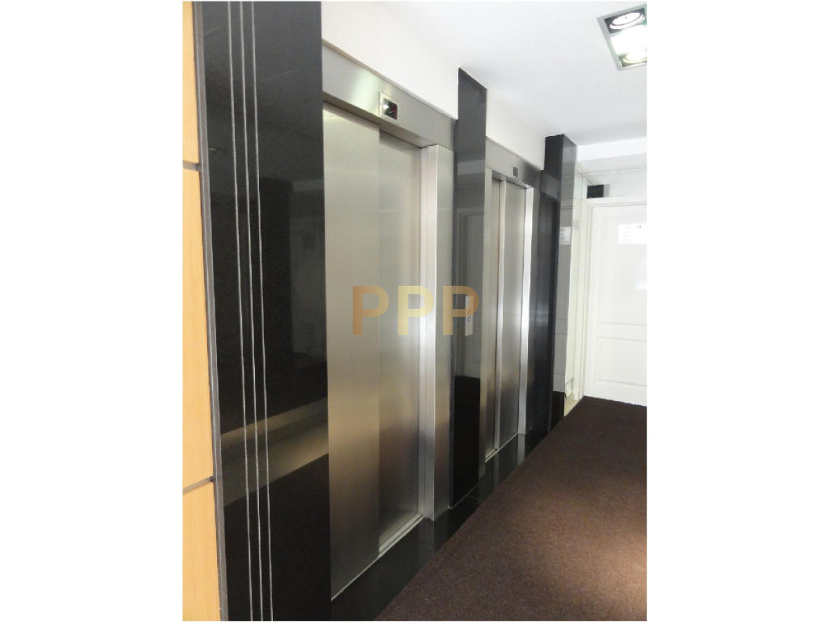 Apartamento ID.17 - En Alquiler y Venta... Torre con muy buena ubicaciÃ³n, a metros de las playas brava y mansa, muy cerca de la PenÃ­nsula y de todos los servicios.
