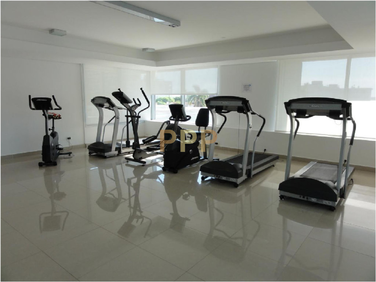 Apartamento ID.17 - En Alquiler y Venta... Torre con muy buena ubicaciÃ³n, a metros de las playas brava y mansa, muy cerca de la PenÃ­nsula y de todos los servicios.