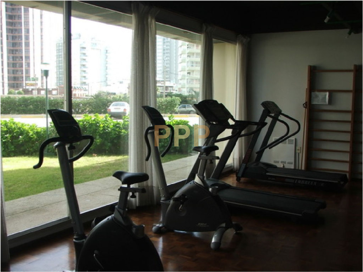 Apartamento ID.250 - Alquilo excelente apartamento en Brava a 100 metros de la playa, Punta del Este.