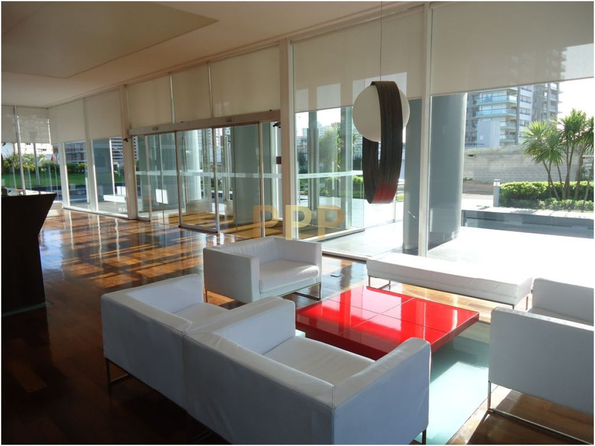 Apartamento ID.4 - En alquiler.. a pasitos del mar, torre con servicios.. Consulte!!!