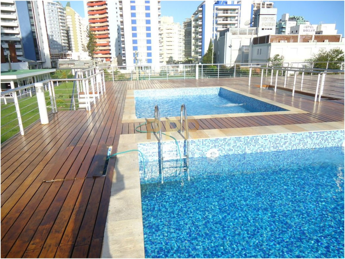 Apartamento ID.4 - En alquiler.. a pasitos del mar, torre con servicios.. Consulte!!!