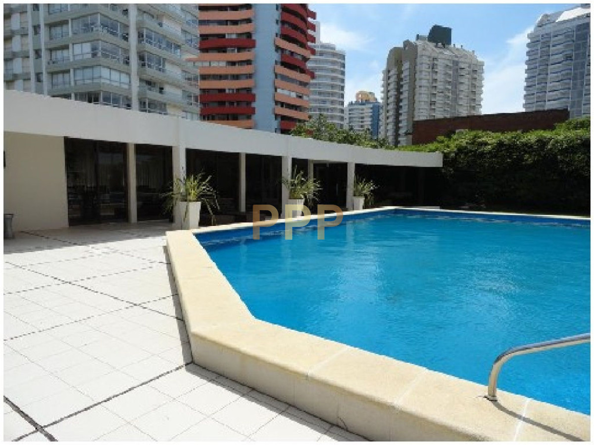 Apartamento ID.2712 - En alquiler, piso alto , primera línea sobre la brava!!!