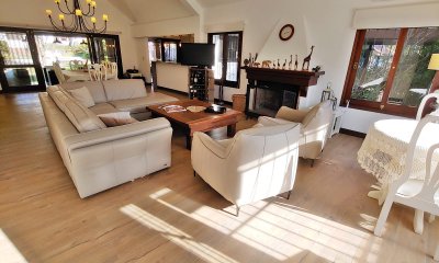 Casa en venta - Hermosa residencia en Rincon del Indio
