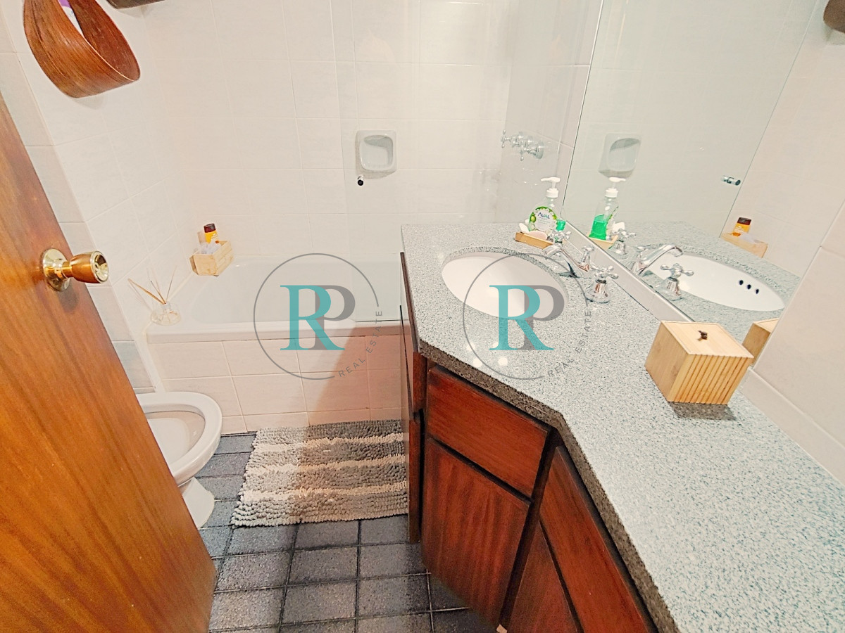 Apartamento ID.1572 - Apartamento en playa Mansa a pasos del mar