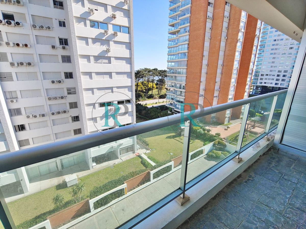 Apartamento ID.2263 - Apartmento en venta - 1 dormitorio y medio - Playa Mansa
