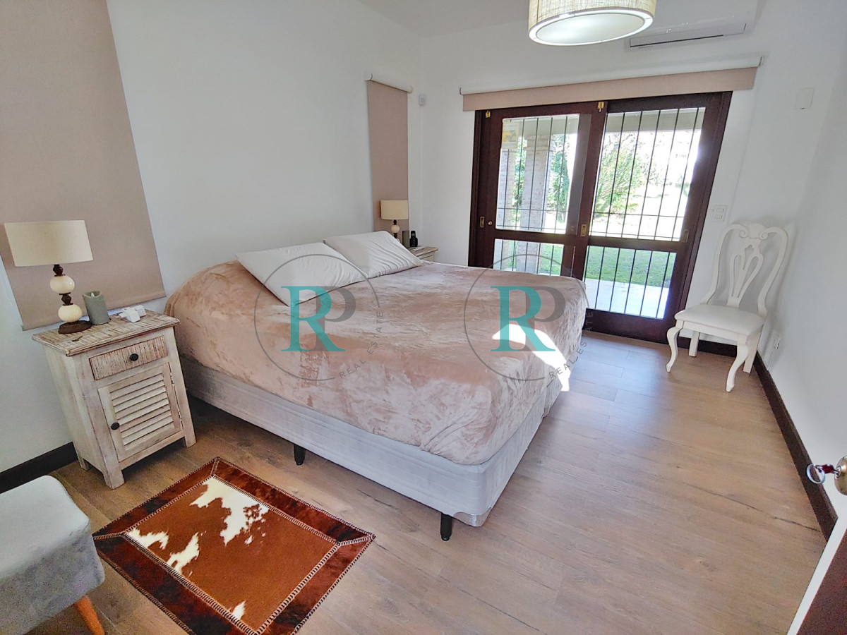 Casa ID.925 - Hermosa residencia en Rincon del Indio
