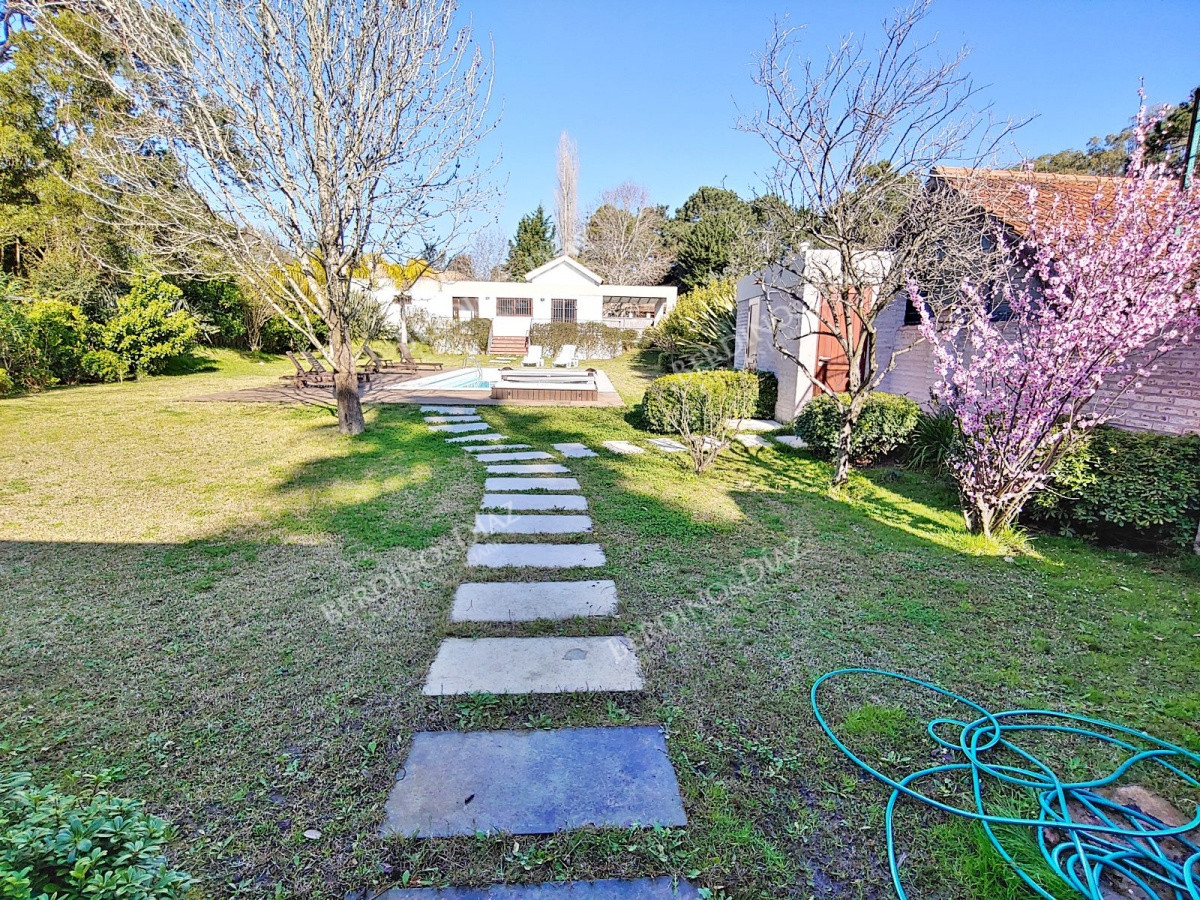 Casa ID.1090 - Hermosa residencia en Rincon del Indio