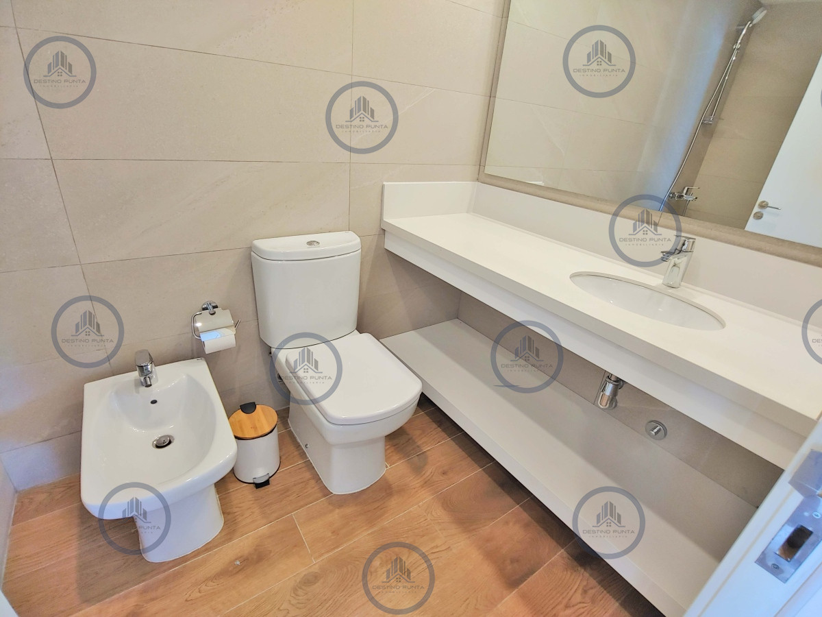 Apartamento ID.2276 - Exclusivo! - Trump Tower piso 25 de 2 dormitorios en Venta y Alquiler