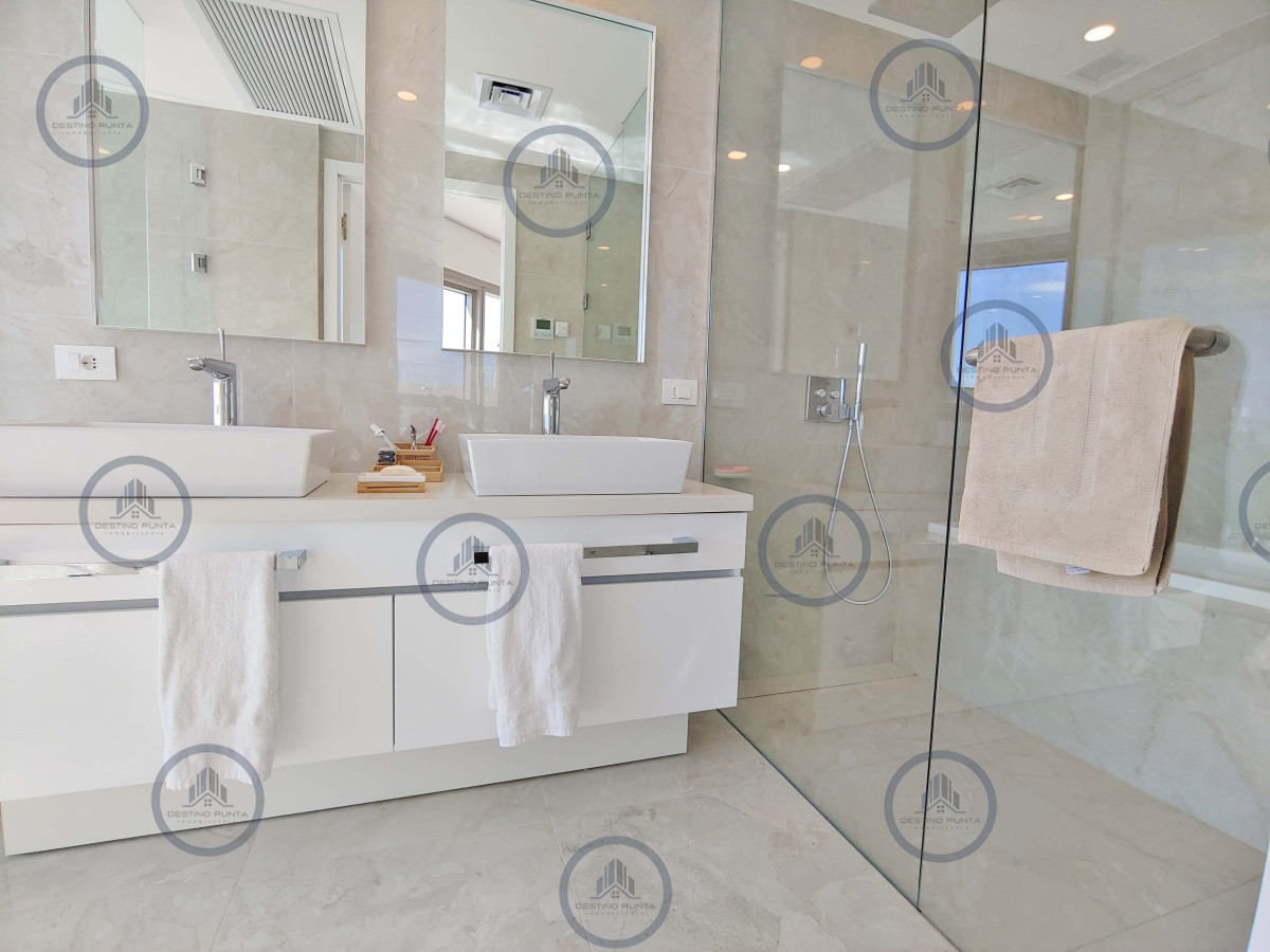 Apartamento ID.2276 - Exclusivo! - Trump Tower piso 25 de 2 dormitorios en Venta y Alquiler