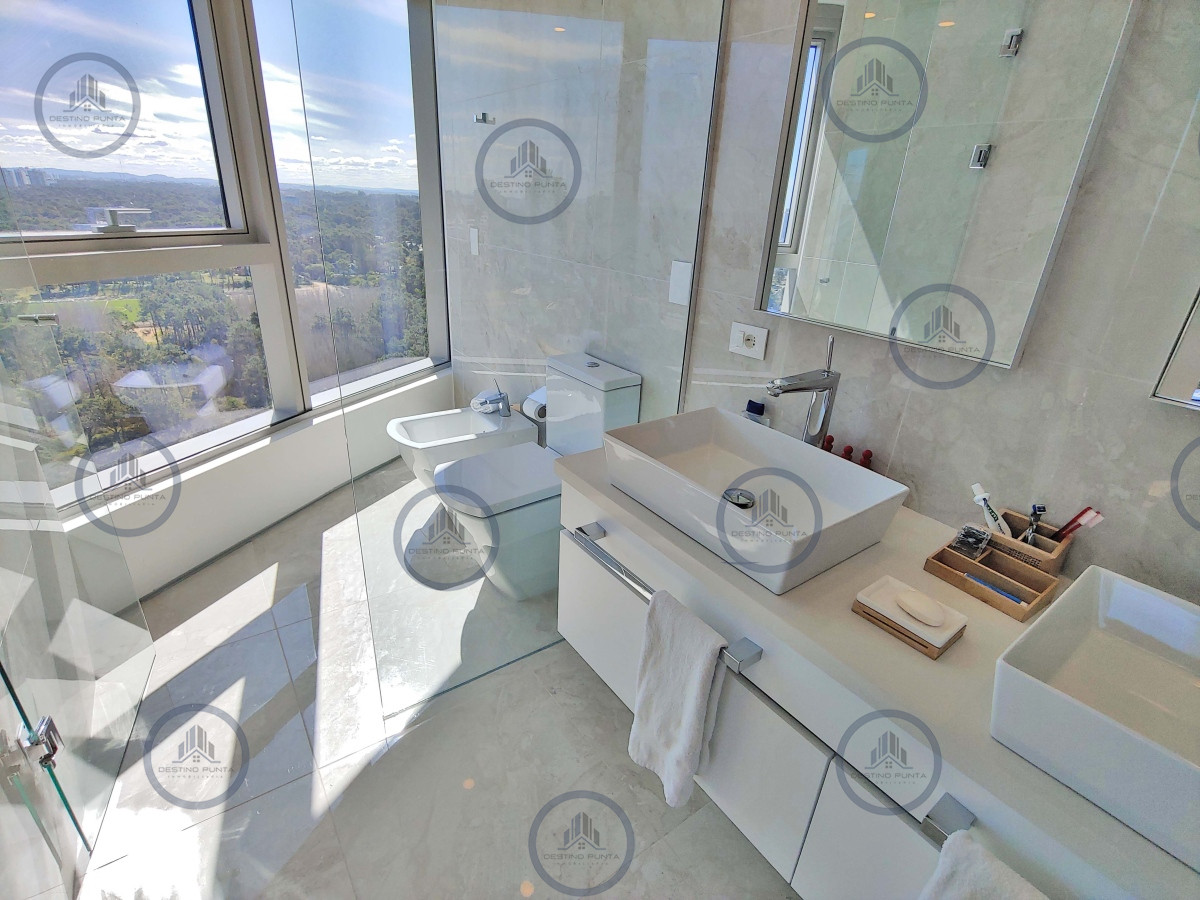 Apartamento ID.2276 - Exclusivo! - Trump Tower piso 25 de 2 dormitorios en Venta y Alquiler