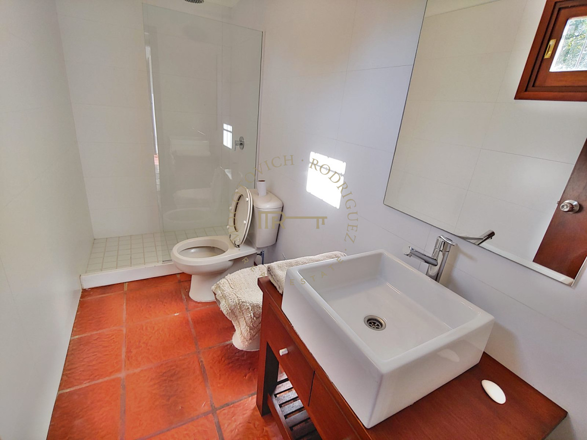 Casa ID.2257 - Hermosa residencia en Rincon del Indio