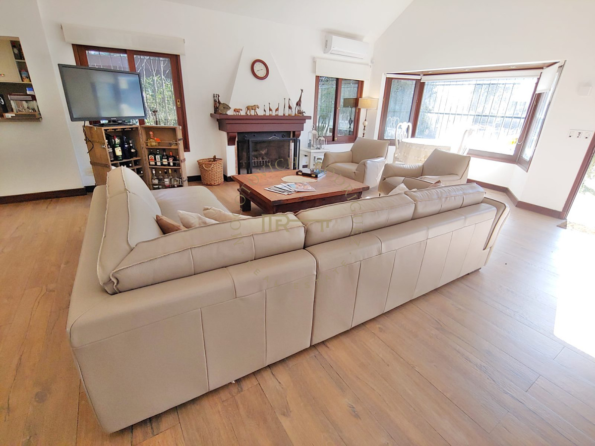 Casa ID.2257 - Hermosa residencia en Rincon del Indio