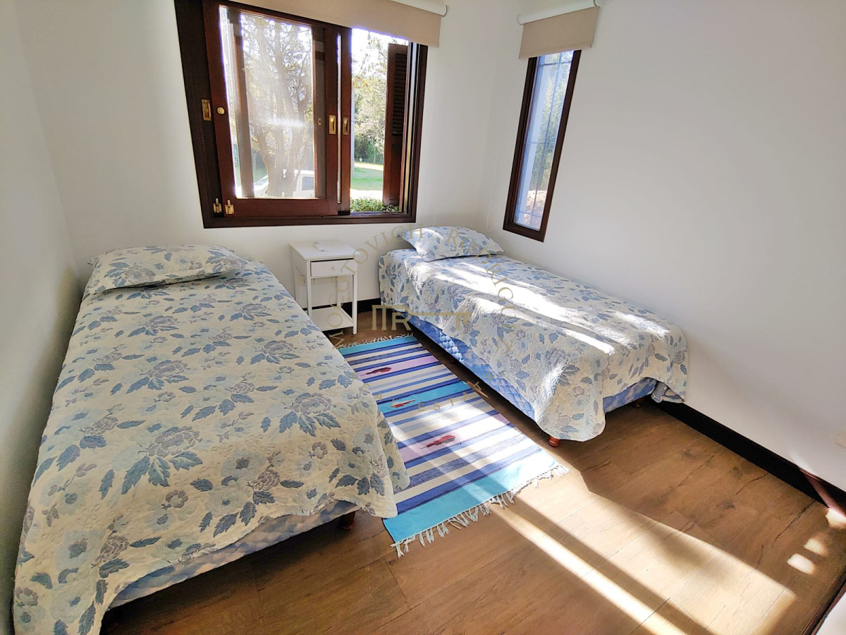 Casa ID.2257 - Hermosa residencia en Rincon del Indio