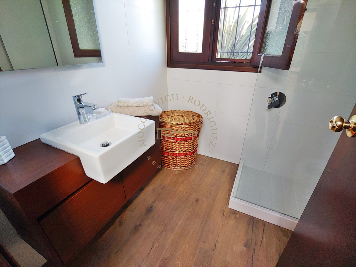 Casa ID.2257 - Hermosa residencia en Rincon del Indio