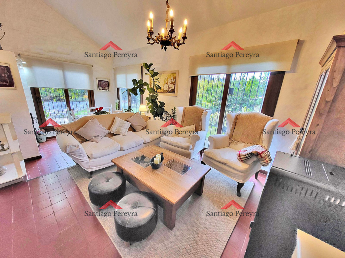 Casa ID.17258 - Espectacular casa en Pinares para vivirla todo el año!