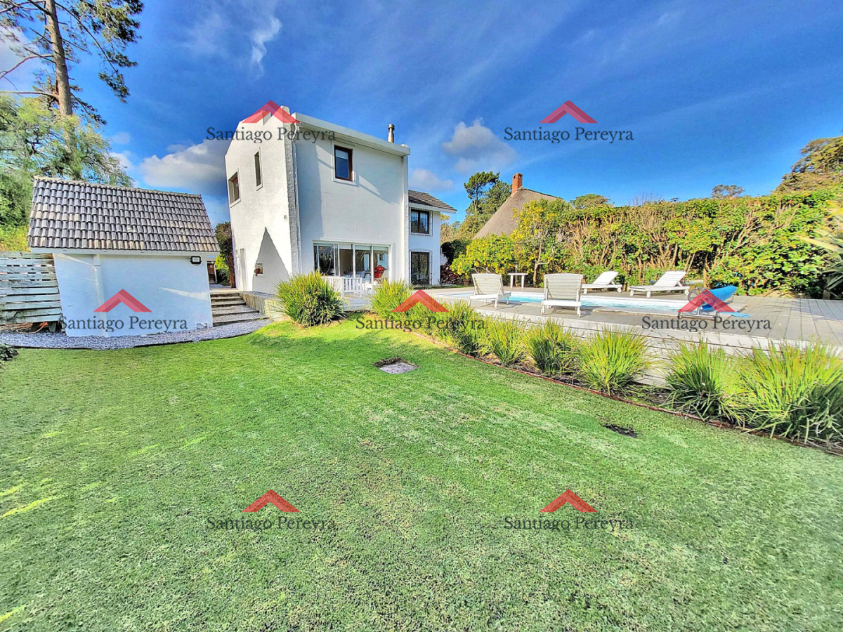 Casa ID.17258 - Espectacular casa en Pinares para vivirla todo el año!