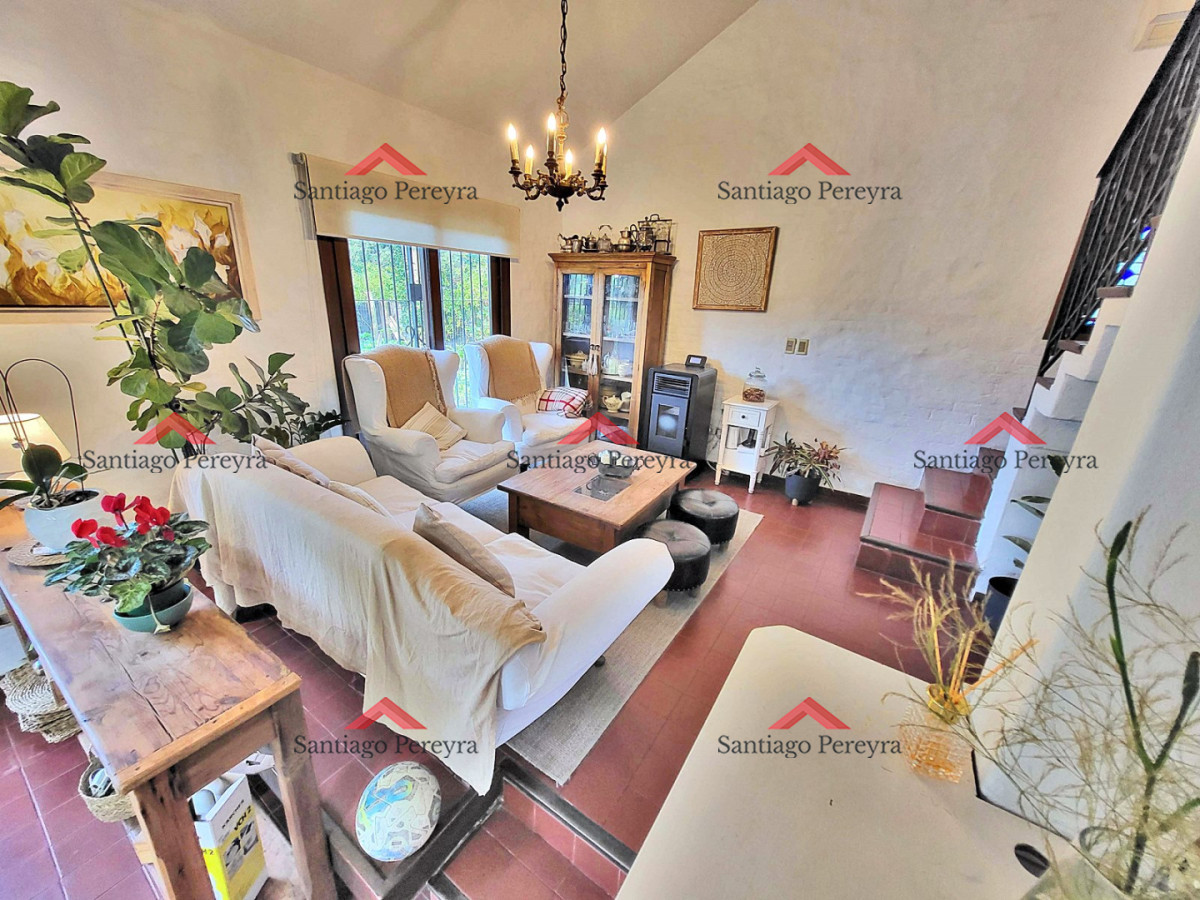 Casa ID.17258 - Espectacular casa en Pinares para vivirla todo el año!