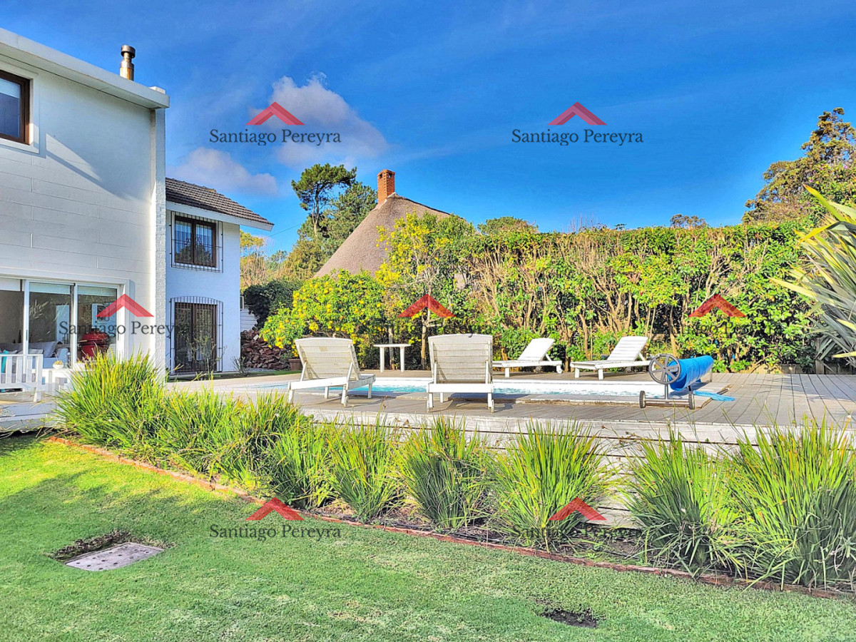 Casa ID.17258 - Espectacular casa en Pinares para vivirla todo el año!