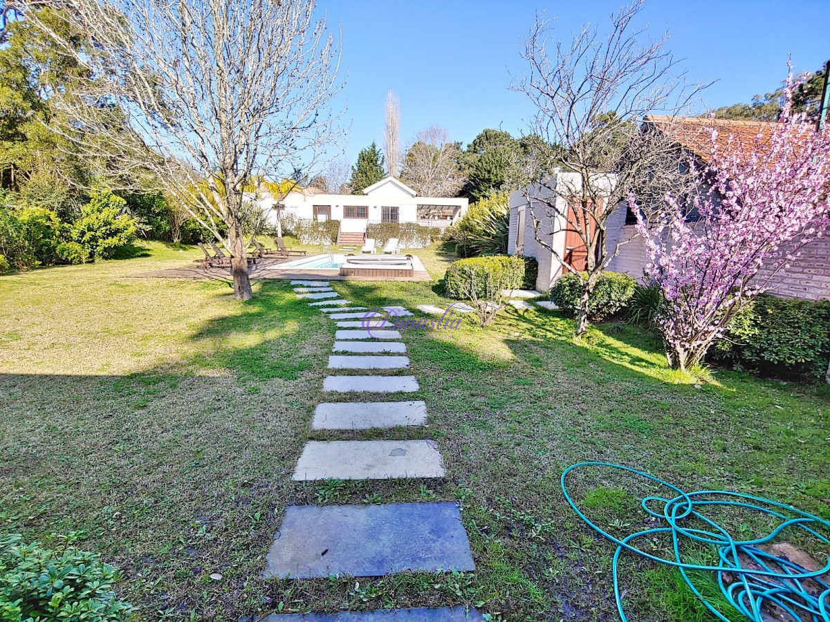 Casa ID.172 - Hermosa residencia en Rincon del Indio
