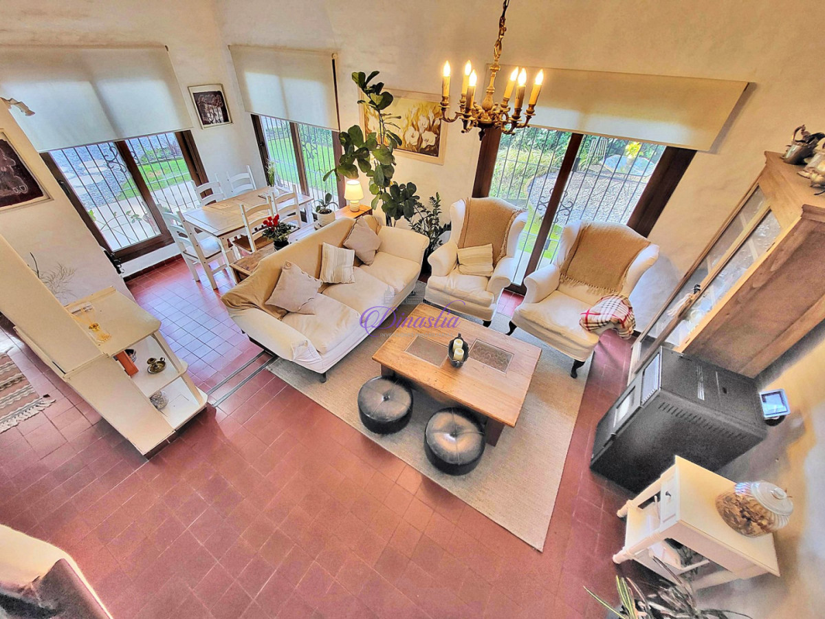 Casa ID.649 - Venta Casa en Pinares para vivirla todo el año!