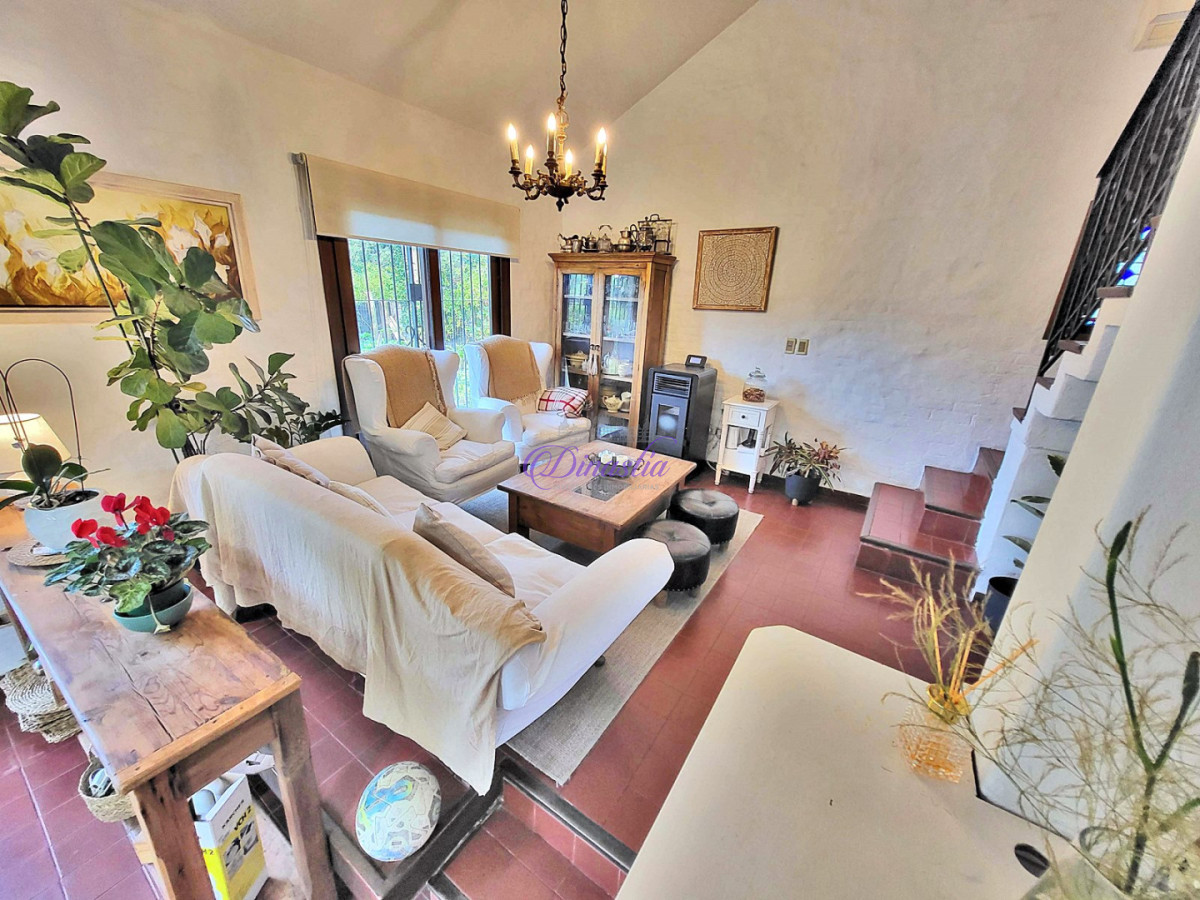 Casa ID.649 - Venta Casa en Pinares para vivirla todo el año!