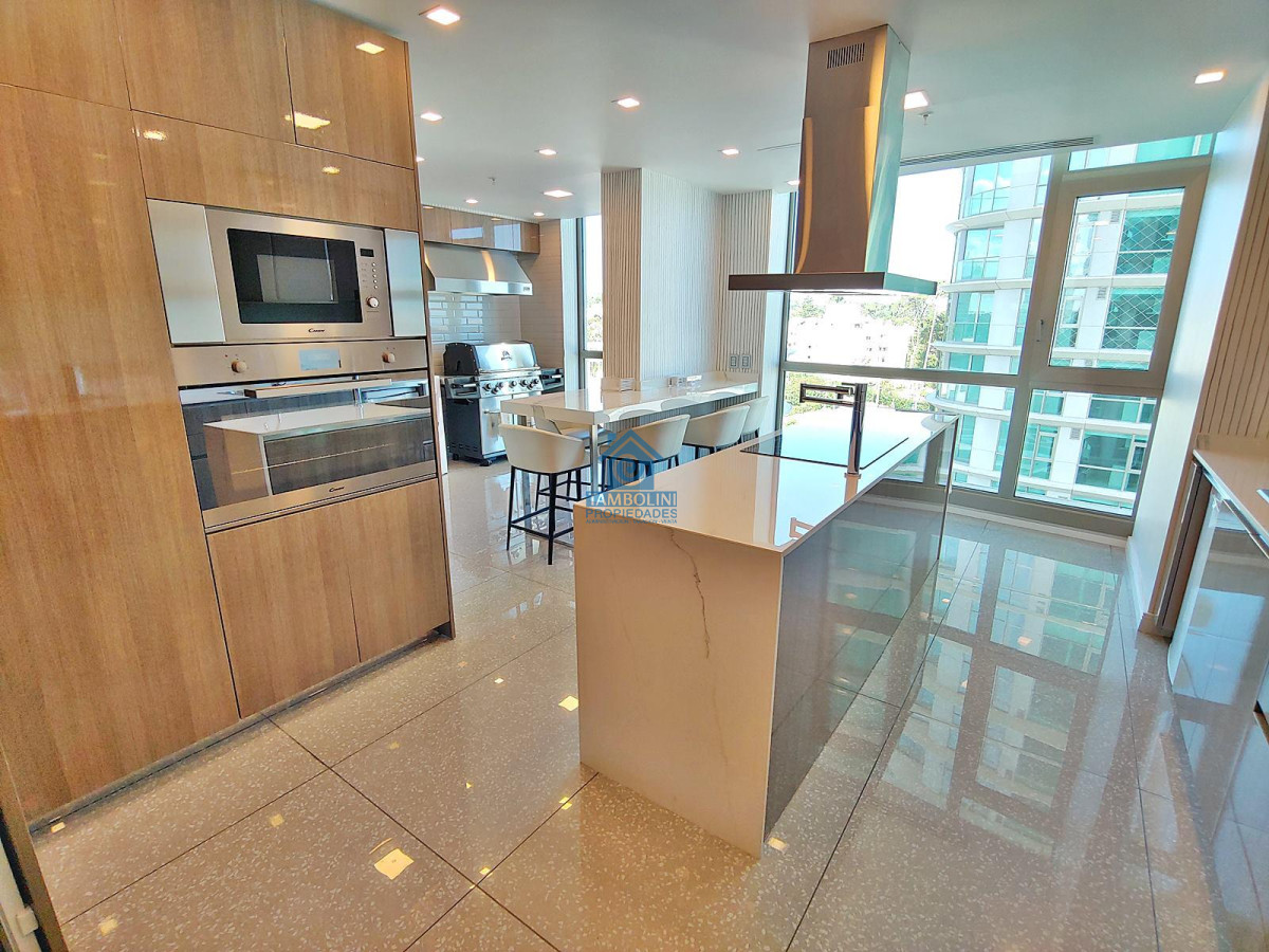 Apartamento ID.782 - Espectacular! Apartamento unificado en Fendi Chateau Punta del Este - VENTA