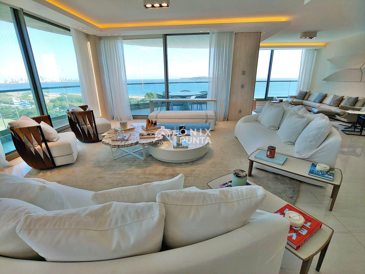 Apartamento ID.510 - Espectacular! Apartamento unificado en Fendi Chateau Punta del Este - VENTA