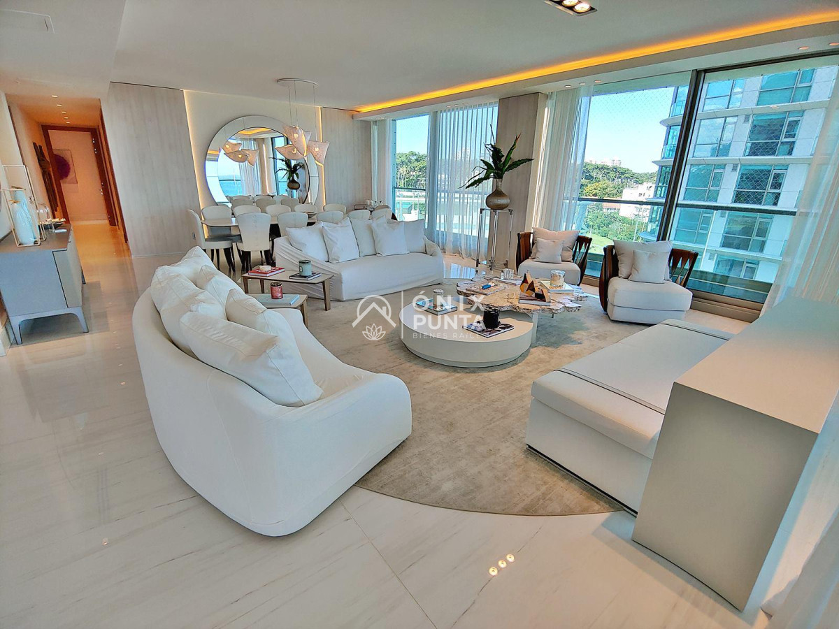 Apartamento ID.510 - Espectacular! Apartamento unificado en Fendi Chateau Punta del Este - VENTA