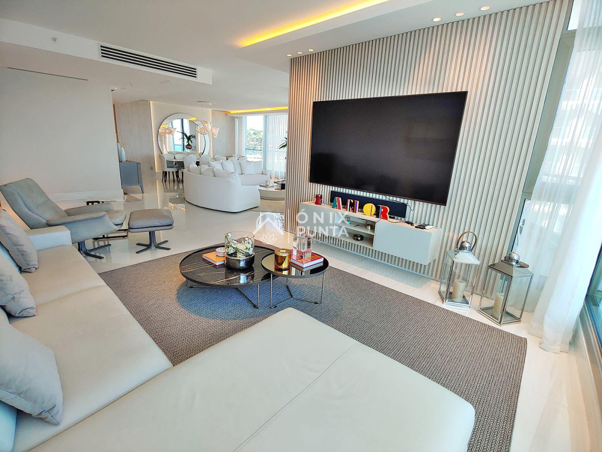 Apartamento ID.510 - Espectacular! Apartamento unificado en Fendi Chateau Punta del Este - VENTA