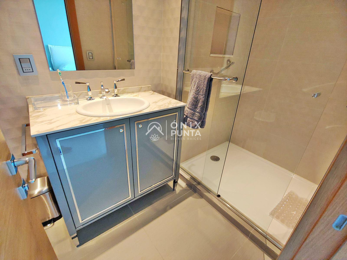 Apartamento ID.510 - Espectacular! Apartamento unificado en Fendi Chateau Punta del Este - VENTA