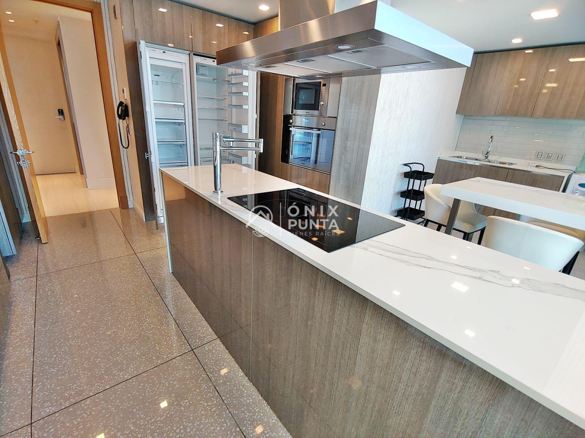 Apartamento ID.510 - Espectacular! Apartamento unificado en Fendi Chateau Punta del Este - VENTA