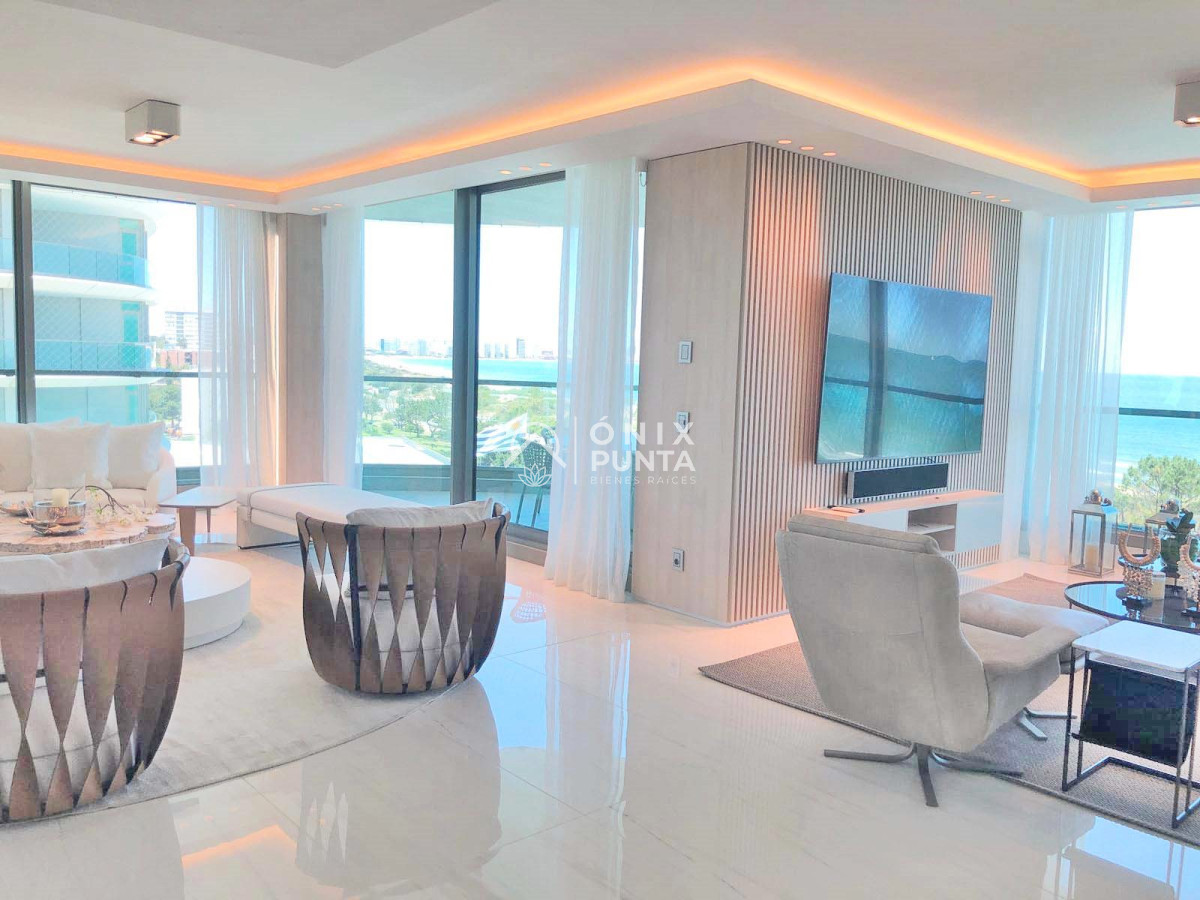Apartamento ID.510 - Espectacular! Apartamento unificado en Fendi Chateau Punta del Este - VENTA