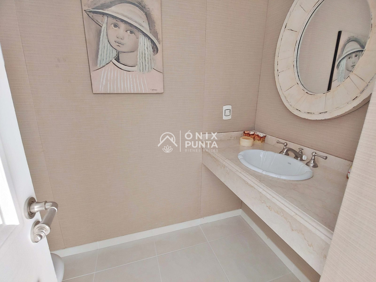 Apartamento ID.511 - Punta del Este - Venta - Espectacular apartamento esquinero en Playa Mansa