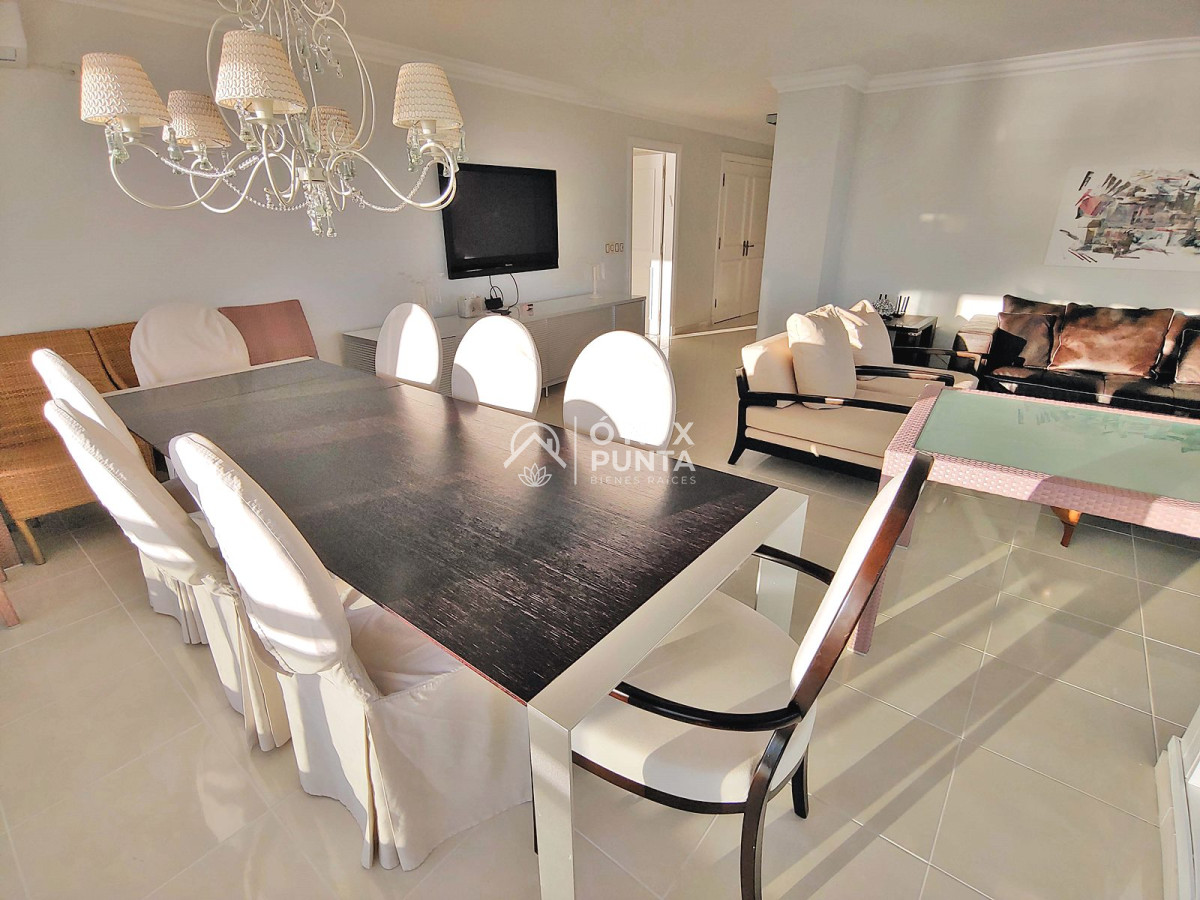 Apartamento ID.511 - Punta del Este - Venta - Espectacular apartamento esquinero en Playa Mansa