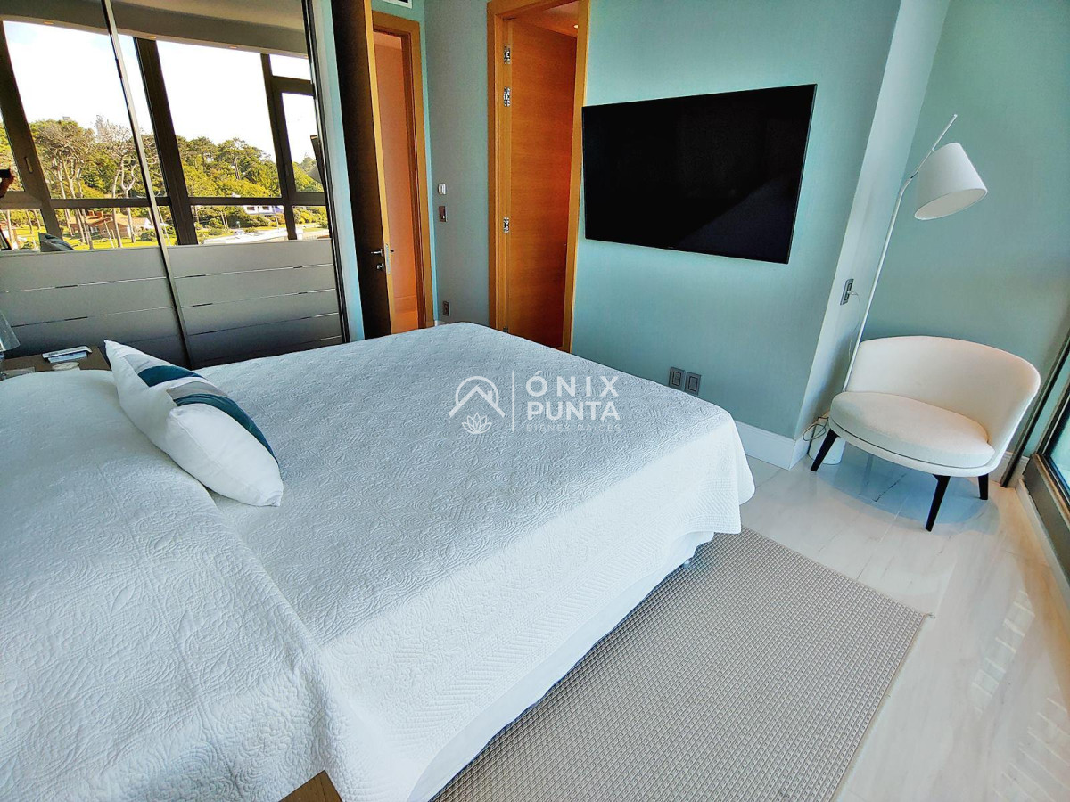 Apartamento ID.510 - Espectacular! Apartamento unificado en Fendi Chateau Punta del Este - VENTA